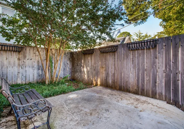 Homes for sale in Highland Park, TX | 4558 Roland Ave #B, Highland Park, TX 75219 | MLS# 21175823