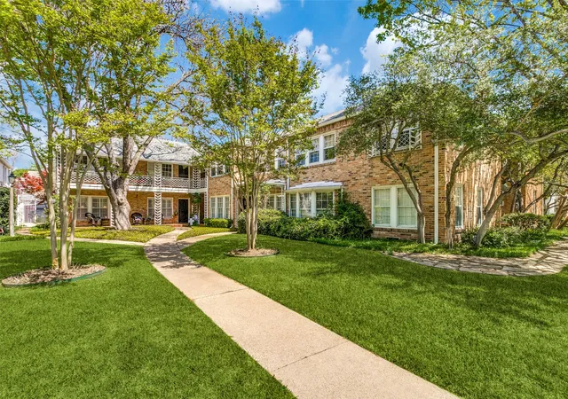 Homes for sale in Highland Park, TX | 4558 Roland Ave #B, Highland Park, TX 75219 | MLS# 21175823