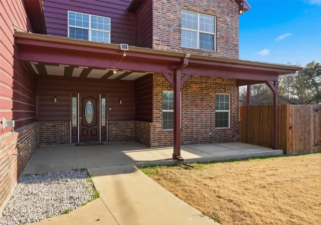 Homes for sale in Lacy Lakeview, TX | 1205 Avenue B, Lacy Lakeview, TX 76705 | MLS# 21176765