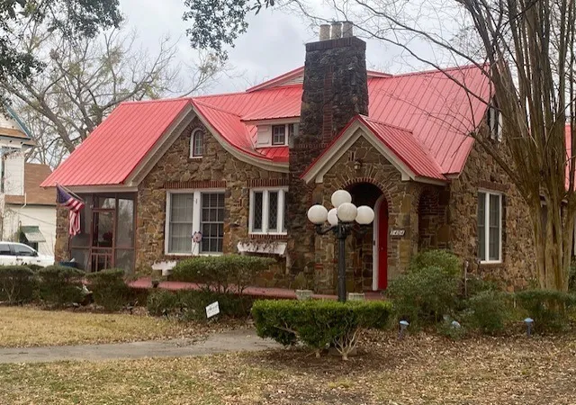 Photo 1 of Single family home for sale at 1404 W Main St, Clarksville, TX 75426 | MLS# 21178602 | Listing updated on 2026-08-21