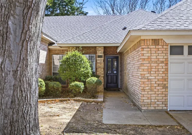 4th image of 6009 Kenilworth Dr, Arlington, TX 76001 | MLS# 21180003