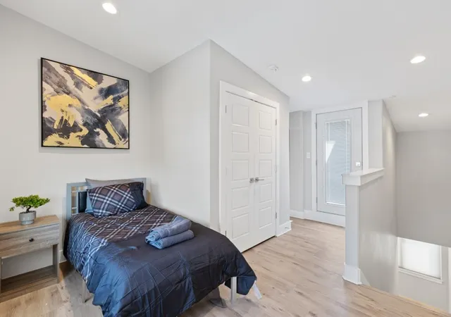 2nd image of 1120 Galveston Ave, Fort Worth, TX 76104