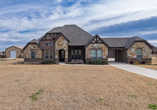 Photo 2 of Single family home for sale at 9111 Iron Mountain Trl, Justin, TX 76247 | MLS# 21180323 | Listing updated on 2026-08-17