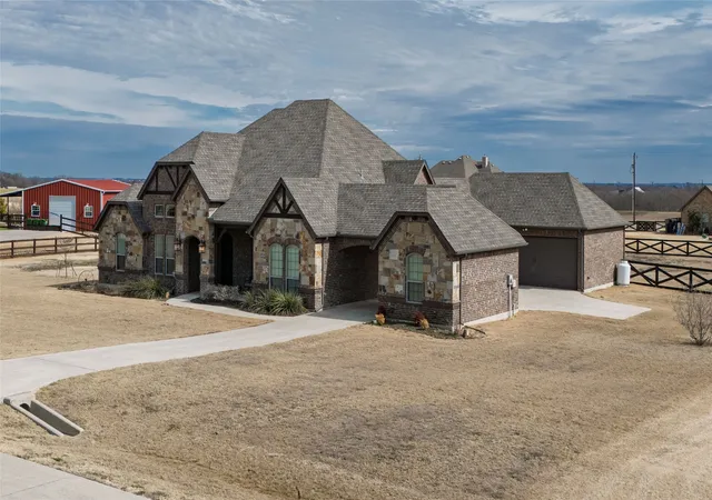 Photo 3 of Single family home for sale at 9111 Iron Mountain Trl, Justin, TX 76247 | MLS# 21180323 | Listing updated on 2026-08-17