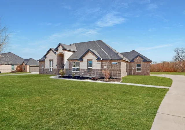 Photo 2 of Single family home for sale at 129 Altom Rd, Springtown, TX 76082 | MLS# 21178217 | Listing updated on 2026-08-18