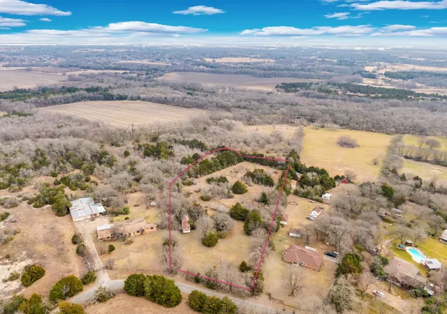 1st image of 810 Truman Cir, Lancaster, TX 75146 | MLS# 21180063