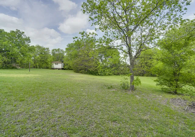 5th image of 810 Truman Cir, Lancaster, TX 75146 | MLS# 21180063