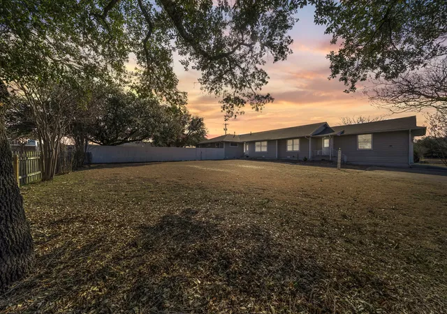 Homes for sale in Hillsboro, TX | 1306 Carr St, Hillsboro, TX 76645 | MLS# 21172143