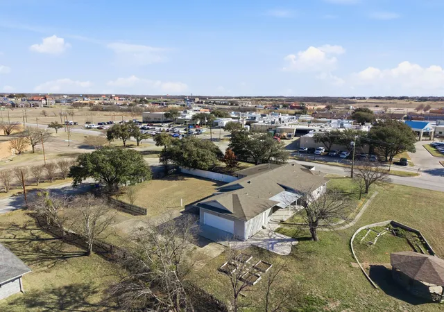 Homes for sale in Hillsboro, TX | 1306 Carr St, Hillsboro, TX 76645 | MLS# 21172143