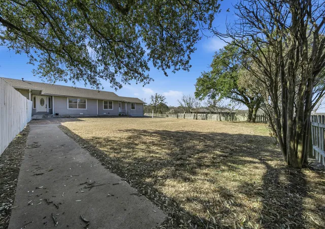 Homes for sale in Hillsboro, TX | 1306 Carr St, Hillsboro, TX 76645 | MLS# 21172143