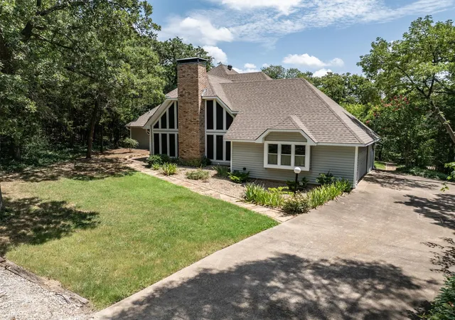 Photo 1 of Single family home for sale at 75 Lakepoint Loop, Pottsboro, TX 75076 | MLS# 21163857 | Listing updated on 2026-08-24