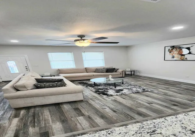 3rd image of 2000 May St, Fort Worth, TX 76110 | MLS# 21180833