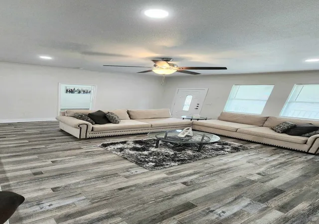 4th image of 2000 May St, Fort Worth, TX 76110 | MLS# 21180833