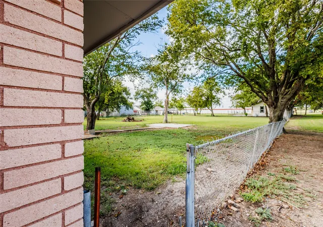 Homes for sale in Malone, TX | 307 W Mesquite, Malone, TX 76660 | MLS# 21180645
