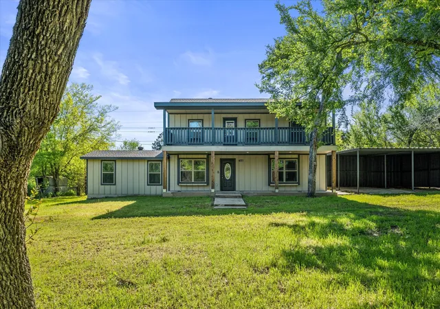 Photo 2 of Single family home for sale at 4321 Green Oak Dr, Granbury, TX 76048 | MLS# 21180325 | Listing updated on 2026-08-17