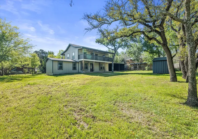 Photo 3 of Single family home for sale at 4321 Green Oak Dr, Granbury, TX 76048 | MLS# 21180325 | Listing updated on 2026-08-17