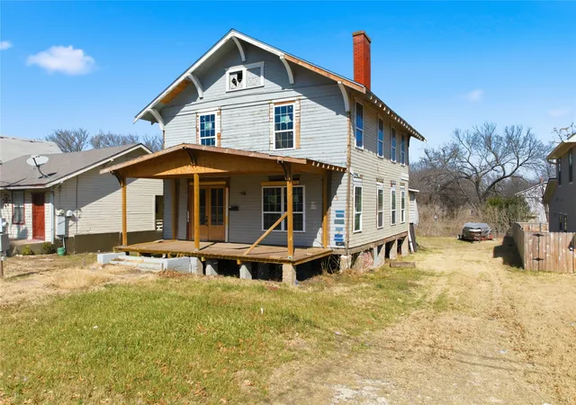 Photo 2 of Single family home for sale at 707 N 15th St, Waco, TX 76707 | MLS# 21180860 | Listing updated on 2026-09-17