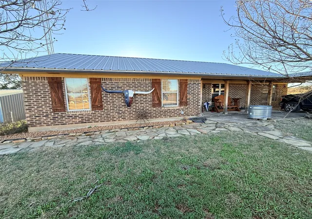 Homes for sale in China Spring, TX | 351 Bosque Bend Ln, China Spring, TX 76633 | MLS# 21178154