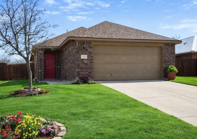 Homes for sale in Gainesville, TX | 502 Glenwood St, Gainesville, TX 76240 | MLS# 21180982