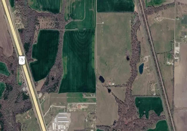 Photo 3 of Land for sale at Tbd 400 Blk Jay Rd, Van Alstyne, TX 75495 | MLS# 21180977 | Listing updated on 2026-09-28