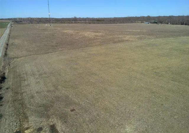 Photo 4 of Land for sale at Tbd 400 Blk Jay Rd, Van Alstyne, TX 75495 | MLS# 21180977 | Listing updated on 2026-09-28