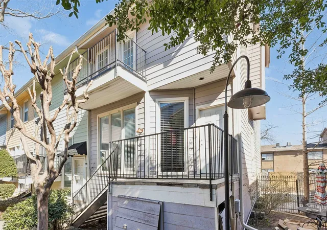 Homes for sale in Dallas, TX | 8522 Park Ln #6, Dallas, TX 75231 | MLS# 21180470
