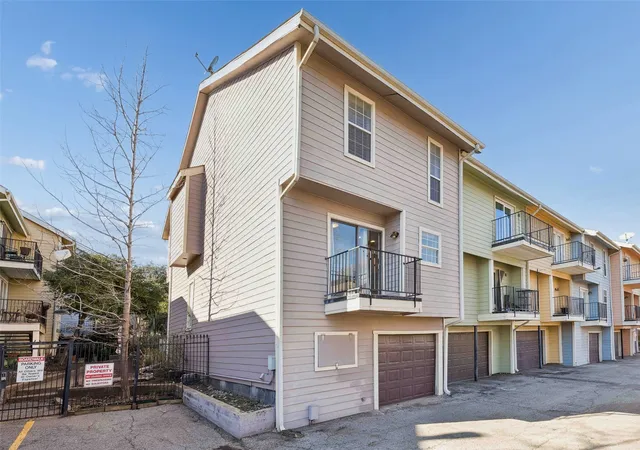 Homes for sale in Dallas, TX | 8522 Park Ln #6, Dallas, TX 75231 | MLS# 21180470