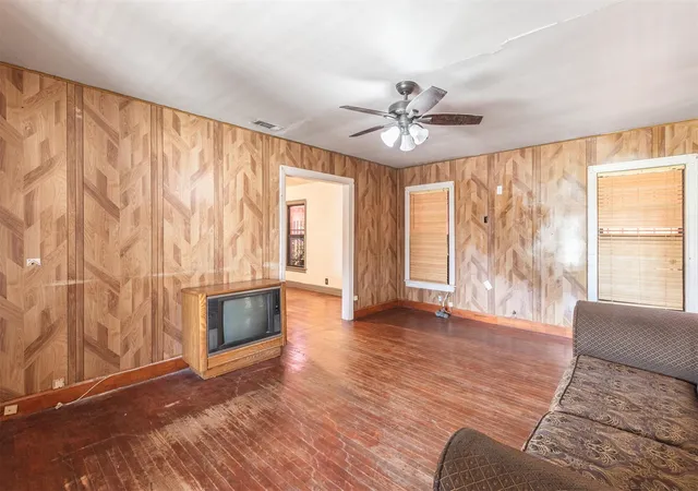 Photo 13 of Single family home for sale at 4603 Fairmount St, Dallas, TX 75219 | MLS# 21181112 | Listing updated on 2026-08-20