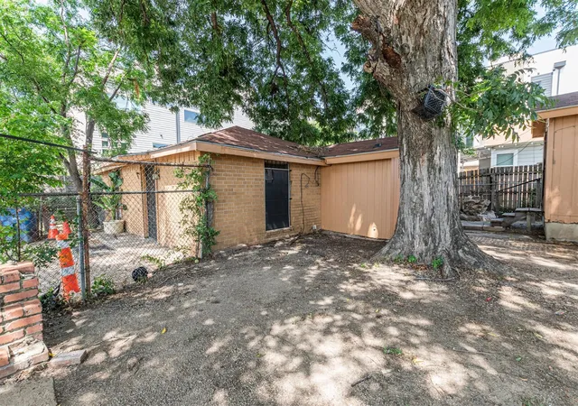 Photo 3 of Single family home for sale at 4603 Fairmount St, Dallas, TX 75219 | MLS# 21181112 | Listing updated on 2026-09-17