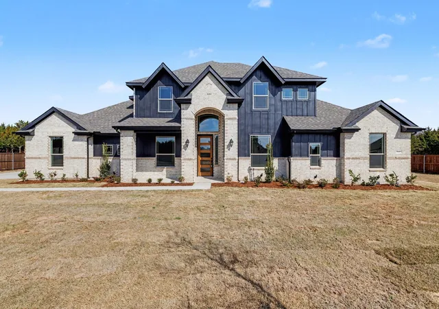 Photo 2 of Single family home for sale at 7041 Champion Rd, Midlothian, TX 76065 | MLS# 21181222 | Listing updated on 2026-09-26