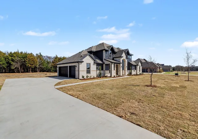 Photo 3 of Single family home for sale at 7041 Champion Rd, Midlothian, TX 76065 | MLS# 21181222 | Listing updated on 2026-09-26