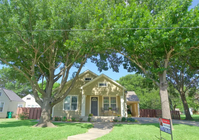 Homes for sale in Muenster, TX | 613 N Main St, Muenster, TX 76252 | MLS# 21181291