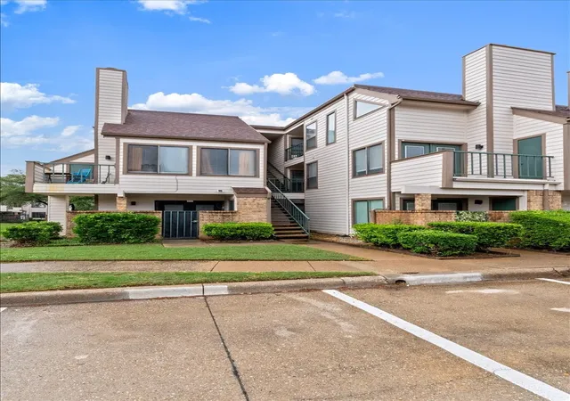 3rd image of 2309 Balsam Dr #K213, Arlington, TX 76006 | MLS# 21181294