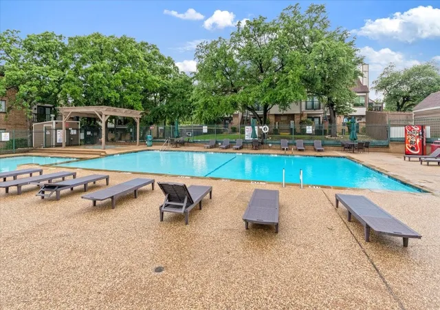4th image of 2309 Balsam Dr #K213, Arlington, TX 76006 | MLS# 21181294
