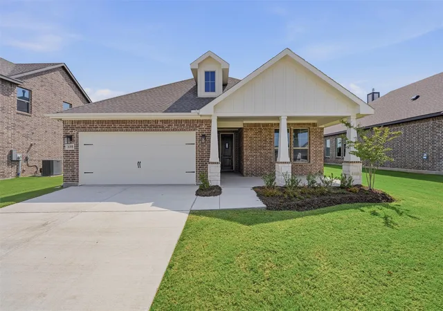 Photo 2 of Single family home for sale at 608 Sand Piper Ln, Anna, TX 75409 | MLS# 21181298 | Listing updated on 2026-09-18