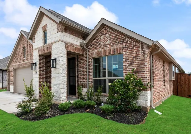Photo 2 of Sale Pending at 288 Coronado Ct, Granbury, TX 76048 | MLS# 21181372 | Listing updated on 2026-07-14