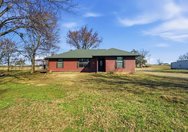 Homes for sale in Whitesboro, TX | 697 County Road 166, Whitesboro, TX 76273 | MLS# 21181233