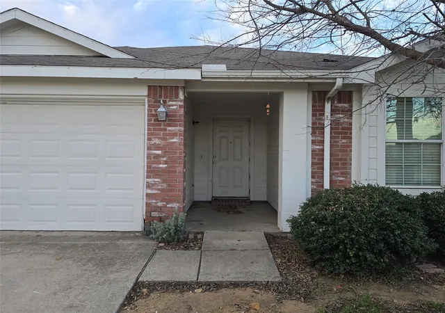 Homes for sale in Justin, TX | 253 Pine Crest Dr, Justin, TX 76247 | MLS# 21181252
