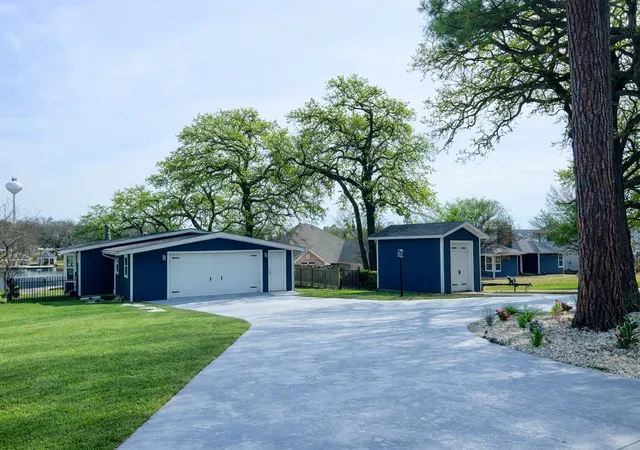 Homes for sale in Lake Kiowa, TX | 106 Blackfoot Trl, Lake Kiowa, TX 76240 | MLS# 21177303