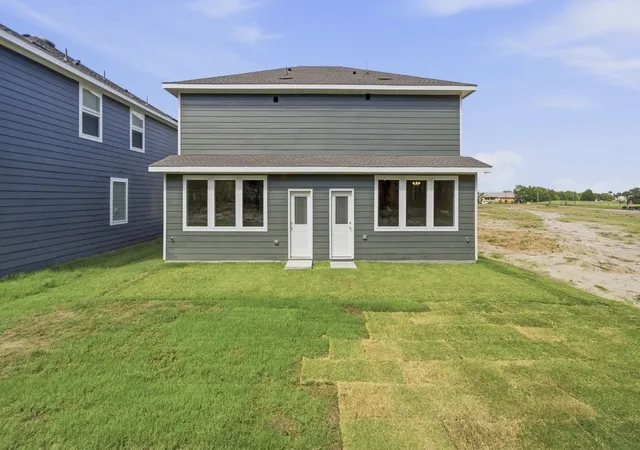 Photo 4 of Townhouse for sale at 740 Stonewood Dr, Sulphur Springs, TX 75482 | MLS# 21181586 | Listing updated on 2026-10-01