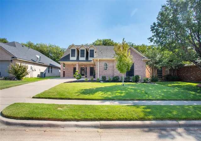 Photo 1 of Single family home for sale at 10520 Stoneside Trl, Fort Worth, TX 76244 | MLS# 21181597 | Listing updated on 2026-09-05