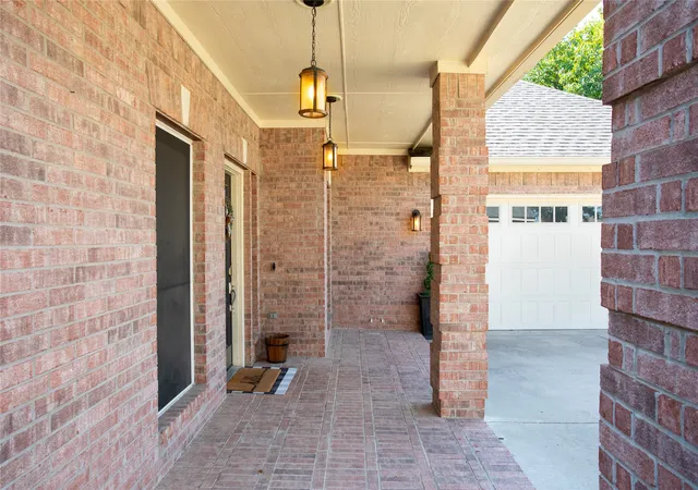 Photo 3 of Single family home for sale at 10520 Stoneside Trl, Fort Worth, TX 76244 | MLS# 21181597 | Listing updated on 2026-09-05