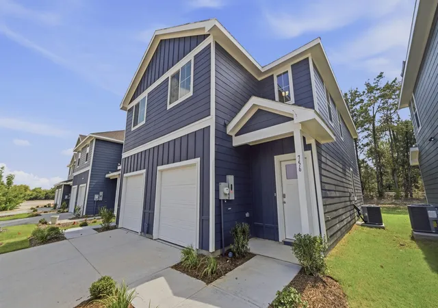 Photo 2 of Townhouse for sale at 756 Stonewood Dr, Sulphur Springs, TX 75482 | MLS# 21181599 | Listing updated on 2026-09-02
