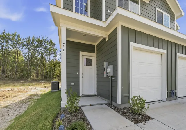 Photo 1 of Townhouse for sale at 736 Stonewood Dr, Sulphur Springs, TX 75482 | MLS# 21181631 | Listing updated on 2026-09-02