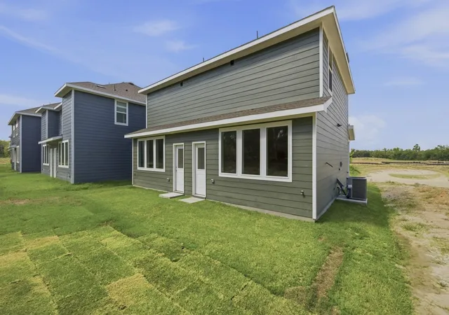 Photo 3 of Townhouse for sale at 736 Stonewood Dr, Sulphur Springs, TX 75482 | MLS# 21181631 | Listing updated on 2026-09-02