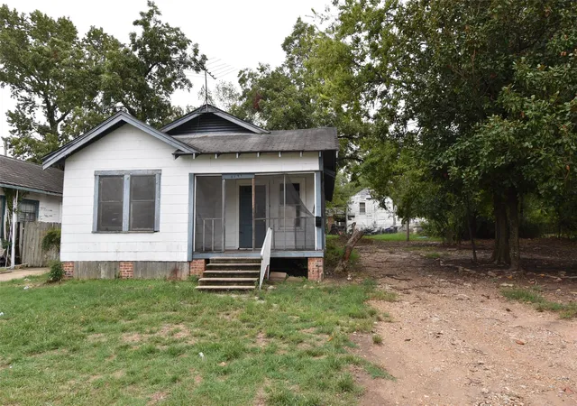Photo 2 of Single family home for sale at 3121 Hollywood Ave, Shreveport, LA 71108 | MLS# 21178833 | Listing updated on 2026-08-28