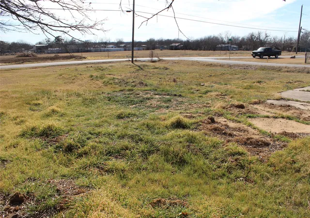 Photo 3 of Land for sale at 917 Se 13th Ave, Mineral Wells, TX 76067 | MLS# 21167396 | Listing updated on 2026-08-21