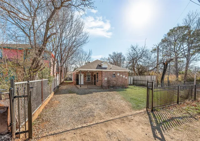 Photo 1 of Sale Pending at 1732 Murdock, Dallas, TX 75217 | MLS# 21181769 | Listing updated on 2026-07-12