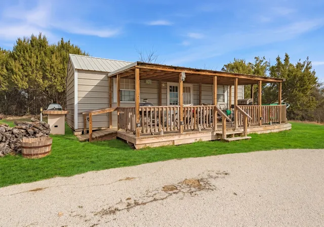 Photo 3 of Sale Pending at 1565 County Road 233, Stephenville, TX 76401 | MLS# 21179996 | Listing updated on 2026-07-27