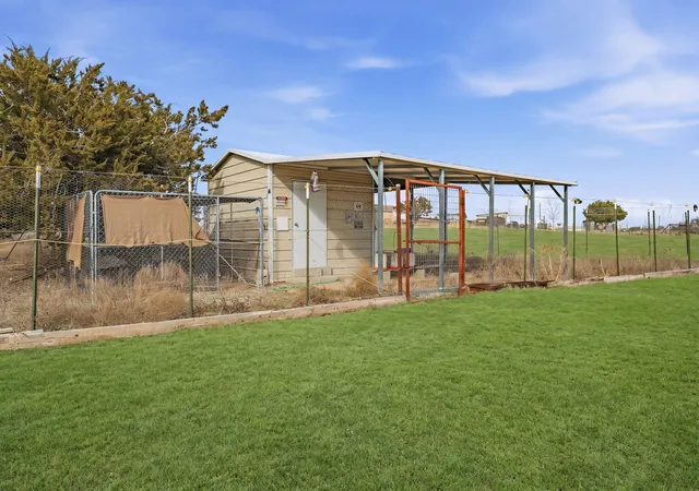 Photo 4 of Sale Pending at 1565 County Road 233, Stephenville, TX 76401 | MLS# 21179996 | Listing updated on 2026-07-27